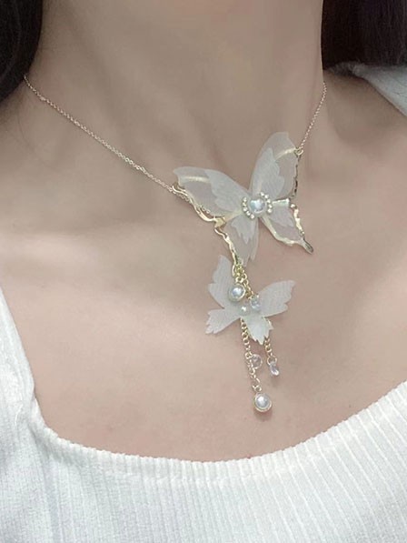 Pretty Ladies Butterfly Necklace